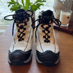 Lands End White and Black Hiking Snow Boots 8
